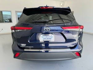 2020 Toyota Highlander LE
