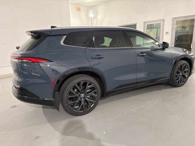 2025 Toyota Toyota Crown Signia Limited