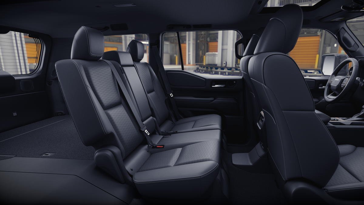 2027 Toyota Land Cruiser 4WD (Natl)