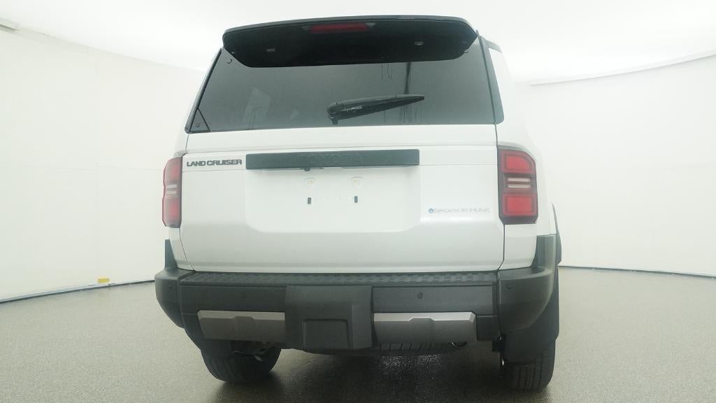 2027 Toyota Land Cruiser 4WD (Natl)