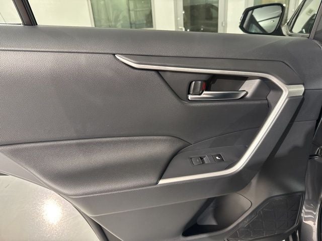 2025 Toyota RAV4 Plug-in Hybrid SE