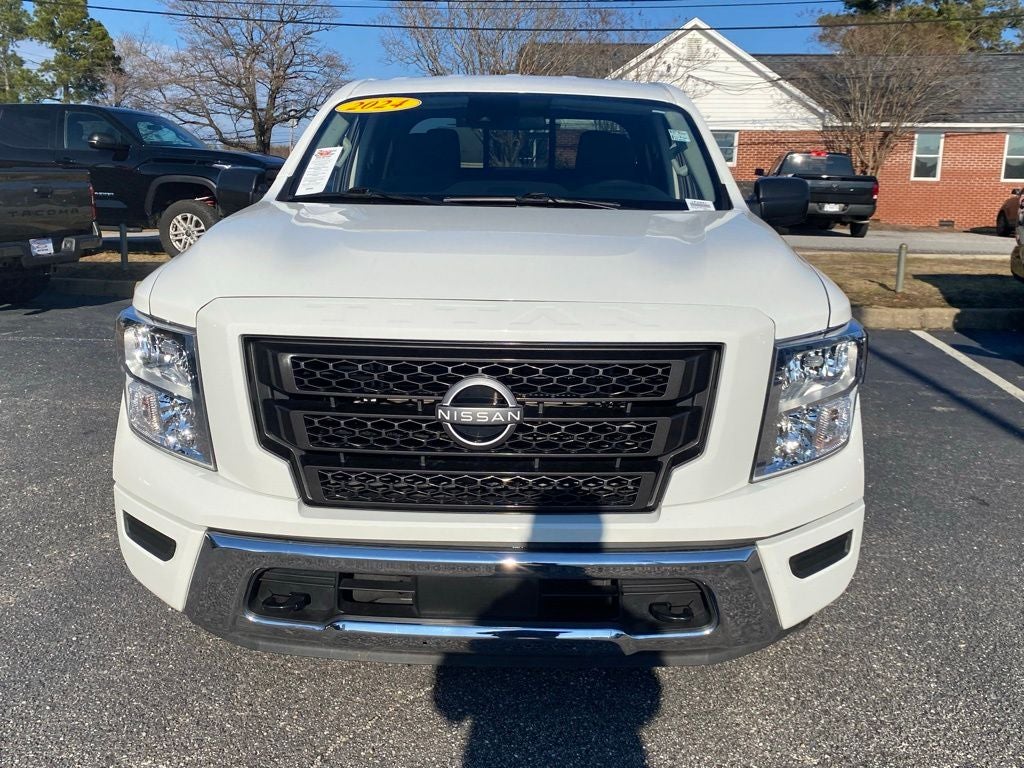 2024 Nissan Titan SV