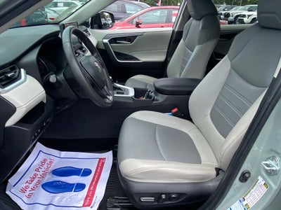 2022 Toyota RAV4 XLE Premium