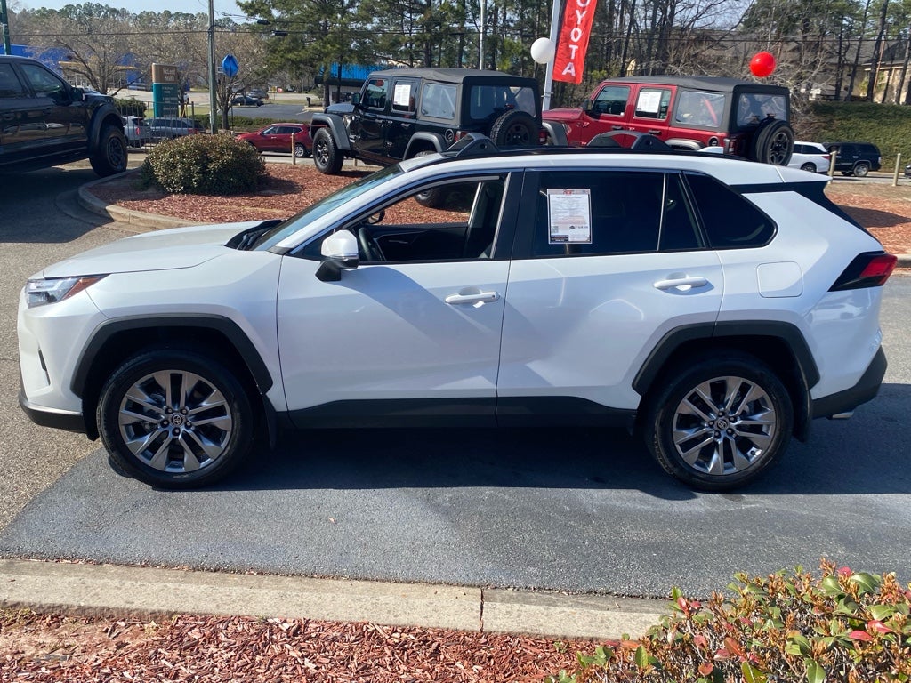 2025 Toyota RAV4 XLE Premium