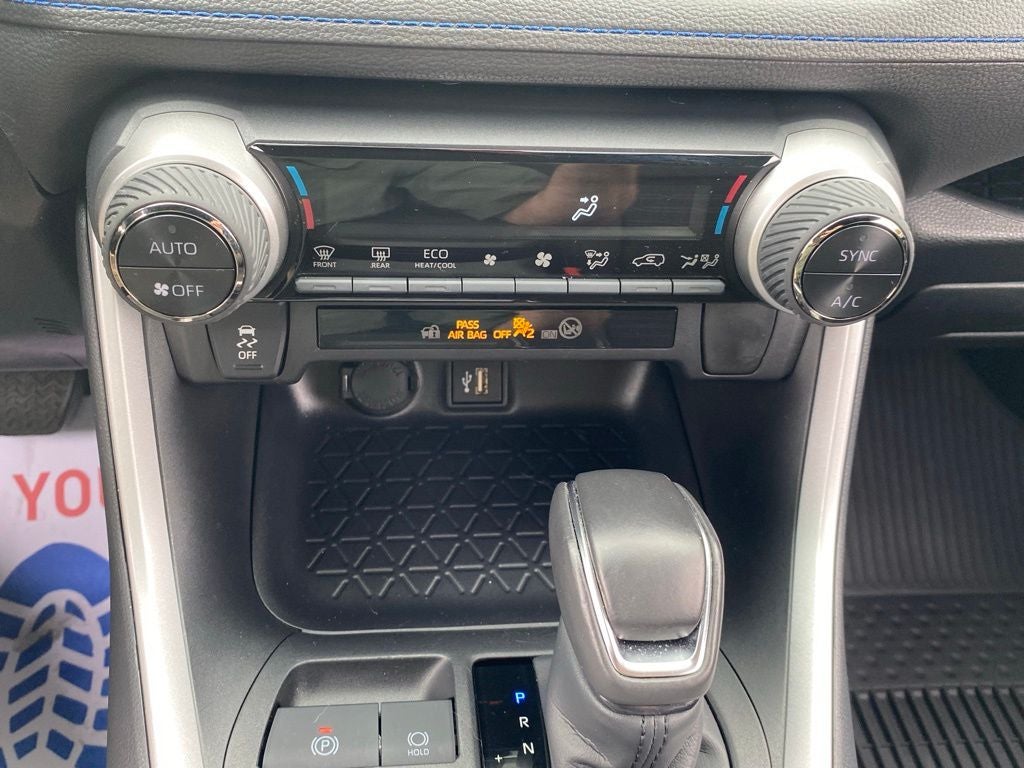 2025 Toyota RAV4 Hybrid SE