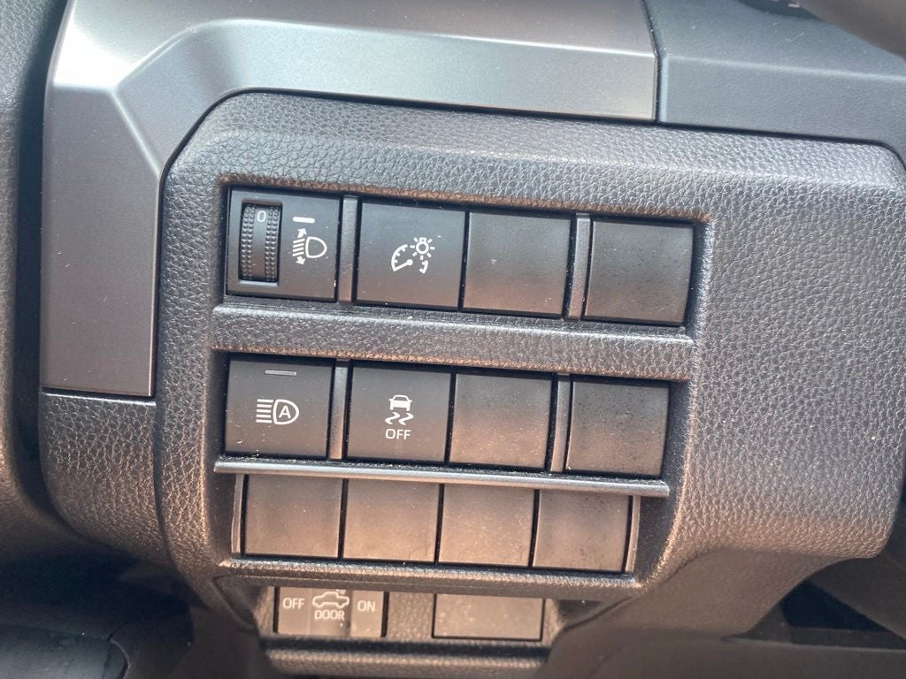 2025 Toyota Tacoma SR5 V6