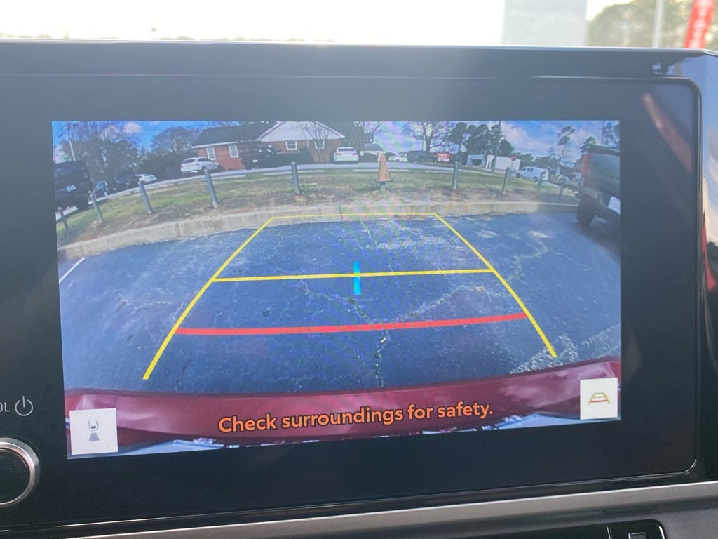 2025 Toyota Camry Hybrid SE