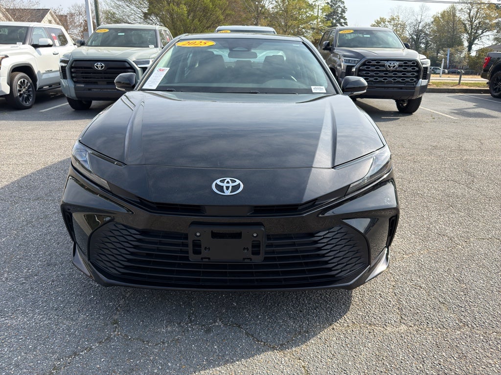 2025 Toyota Camry Hybrid LE