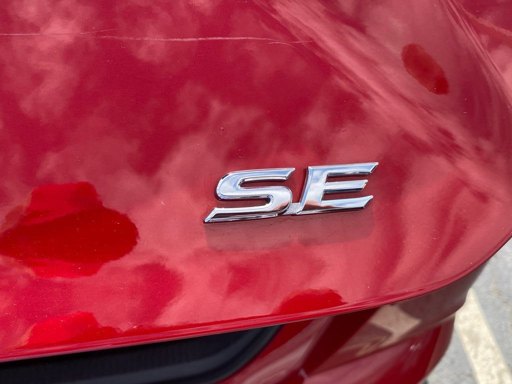 2025 Toyota Camry Hybrid SE