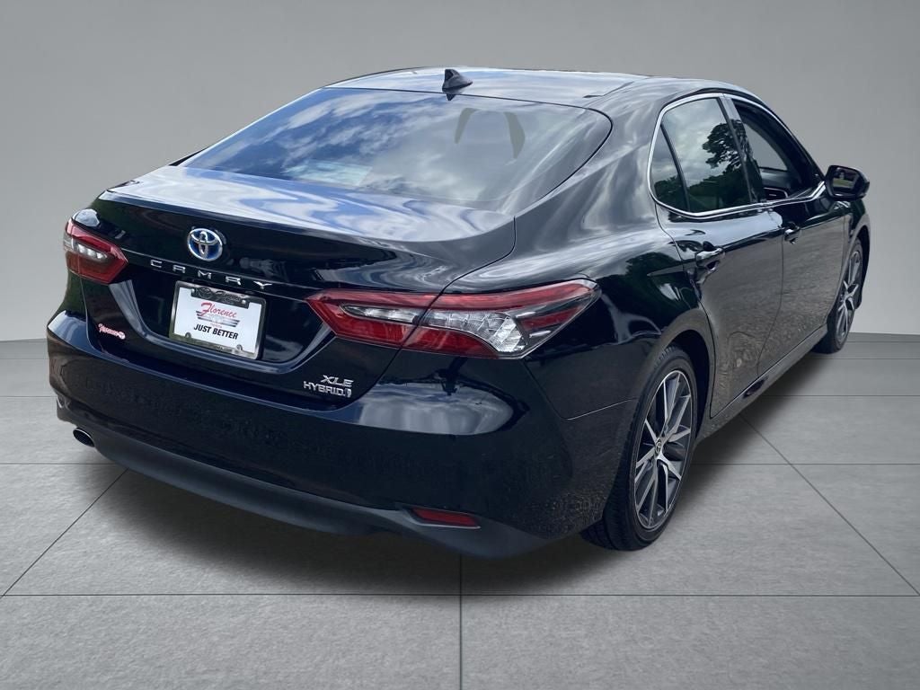 2022 Toyota Camry Hybrid XLE
