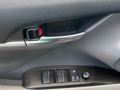 2022 Toyota Camry Hybrid XLE