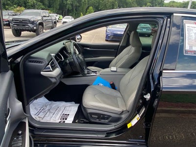2022 Toyota Camry Hybrid XLE