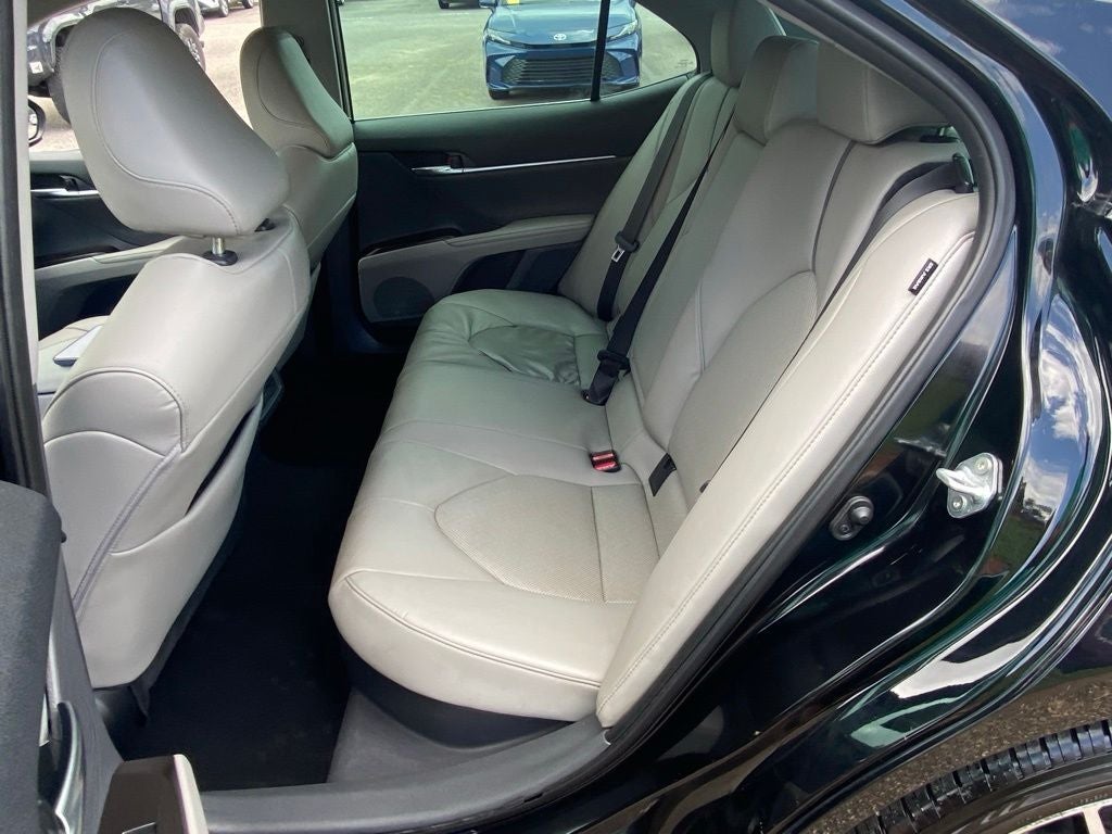 2022 Toyota Camry Hybrid XLE