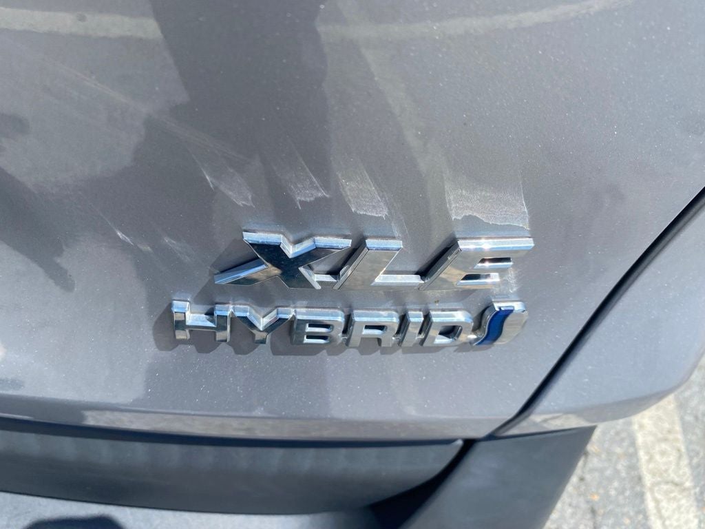 2022 Toyota RAV4 Hybrid XLE