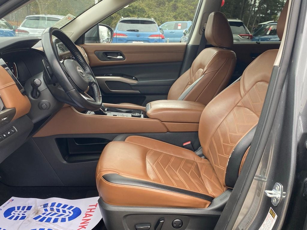 2023 Nissan Pathfinder Platinum