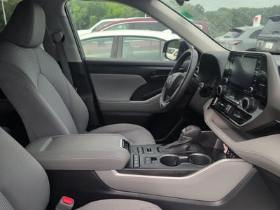 2022 Toyota Highlander LE