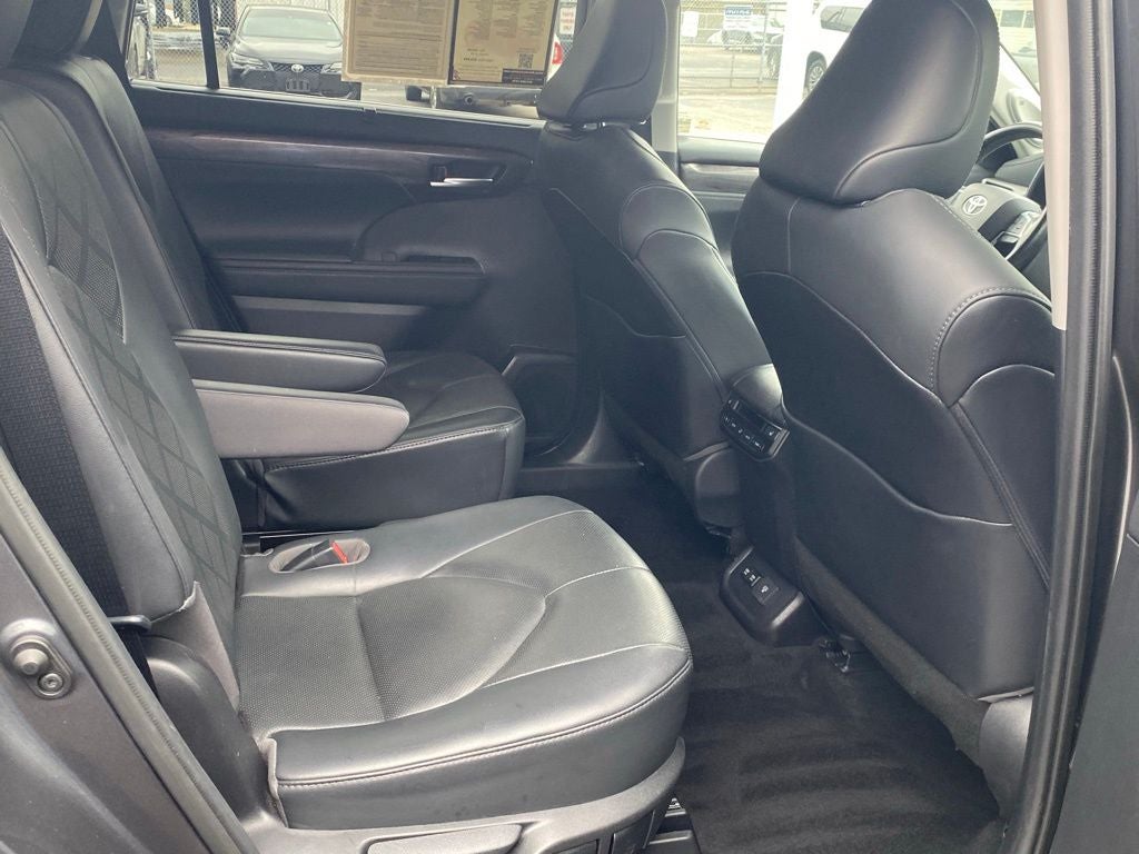 2020 Toyota Highlander Platinum