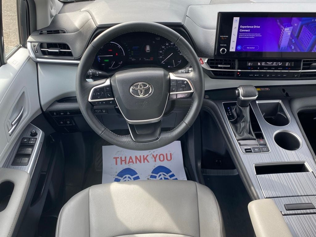 2025 Toyota Sienna XLE 8 Passenger