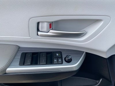 2025 Toyota Sienna XLE 8 Passenger