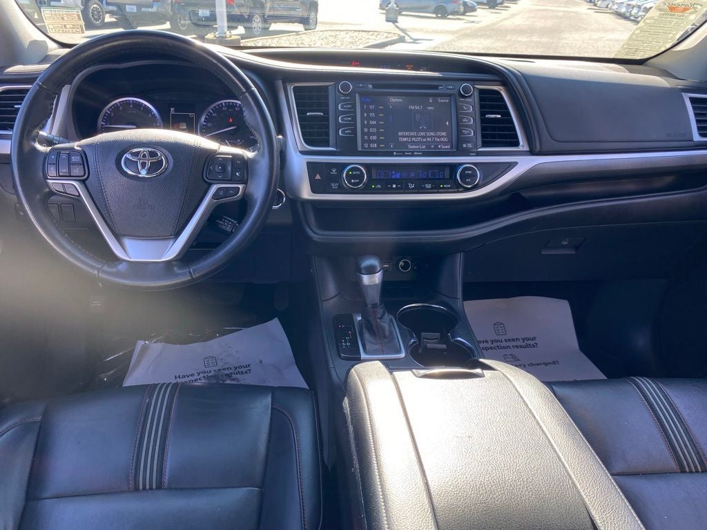2019 Toyota Highlander SE Nightshade