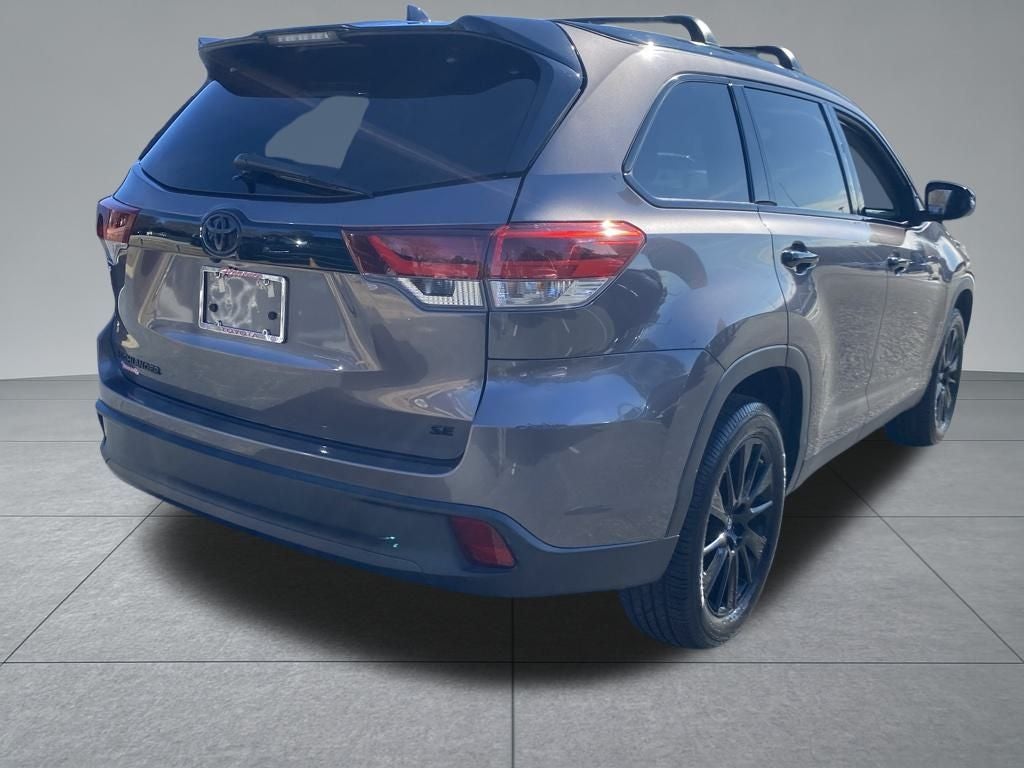 2019 Toyota Highlander SE Nightshade