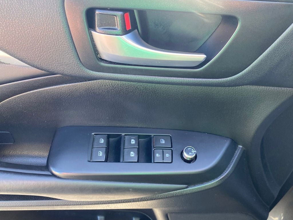 2019 Toyota Highlander SE Nightshade