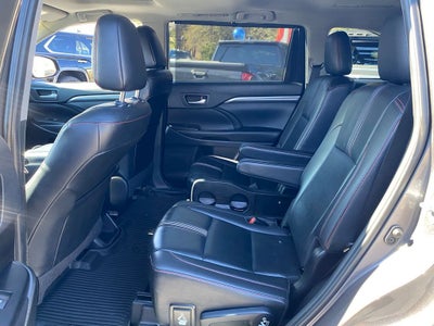 2019 Toyota Highlander SE Nightshade