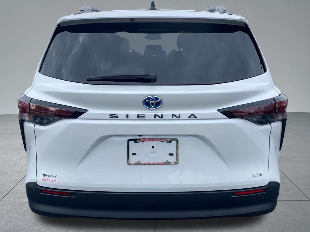 2025 Toyota Sienna XLE 8 Passenger