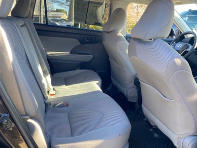 2022 Toyota Highlander LE