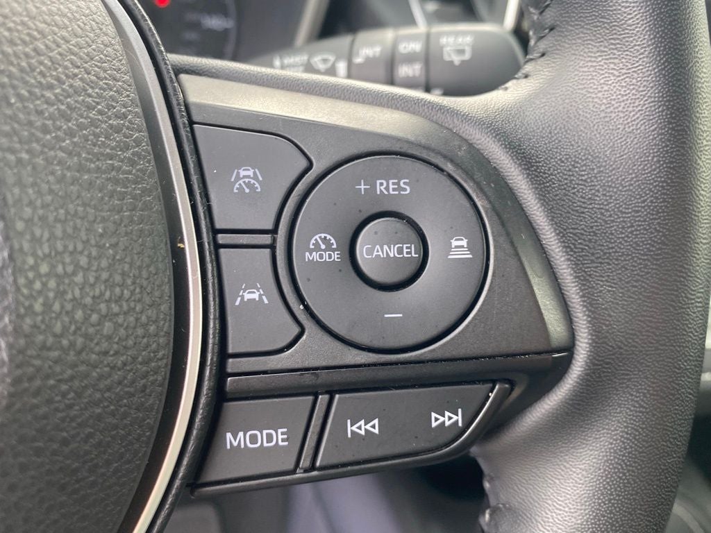 2025 Toyota Corolla Hatchback SE