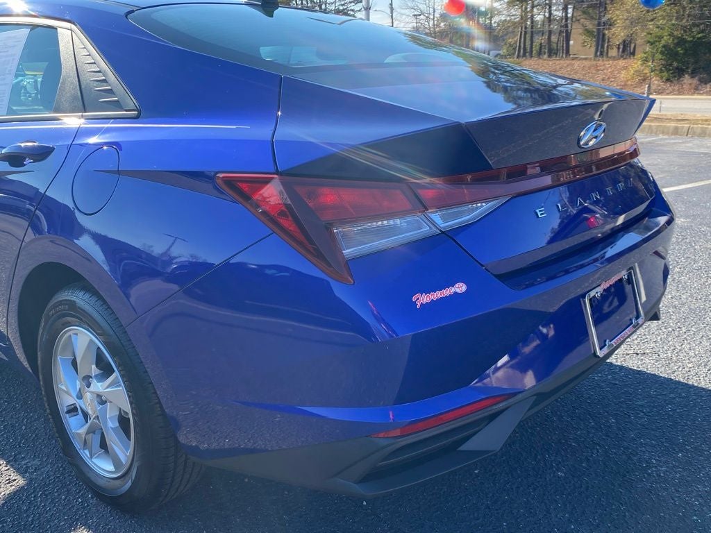 2023 Hyundai Elantra SE