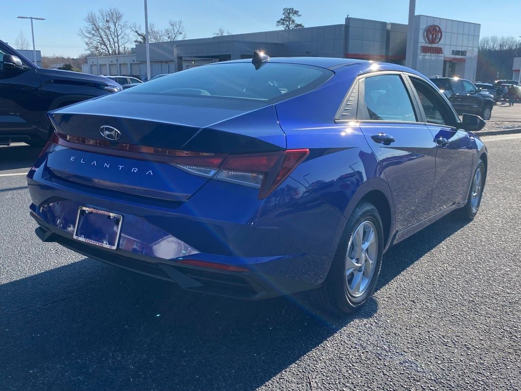 2023 Hyundai Elantra SE