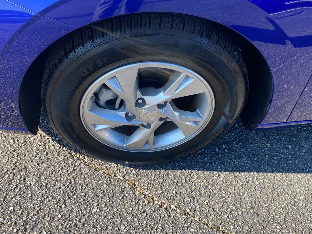 2023 Hyundai Elantra SE