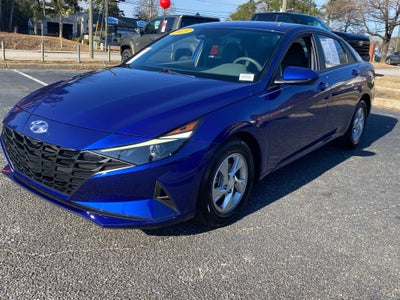 2023 Hyundai Elantra SE