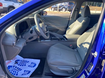 2023 Hyundai Elantra SE