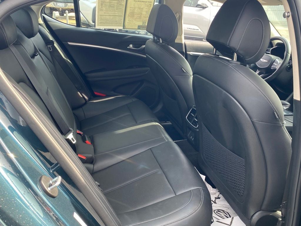 2025 Genesis G70 2.5T