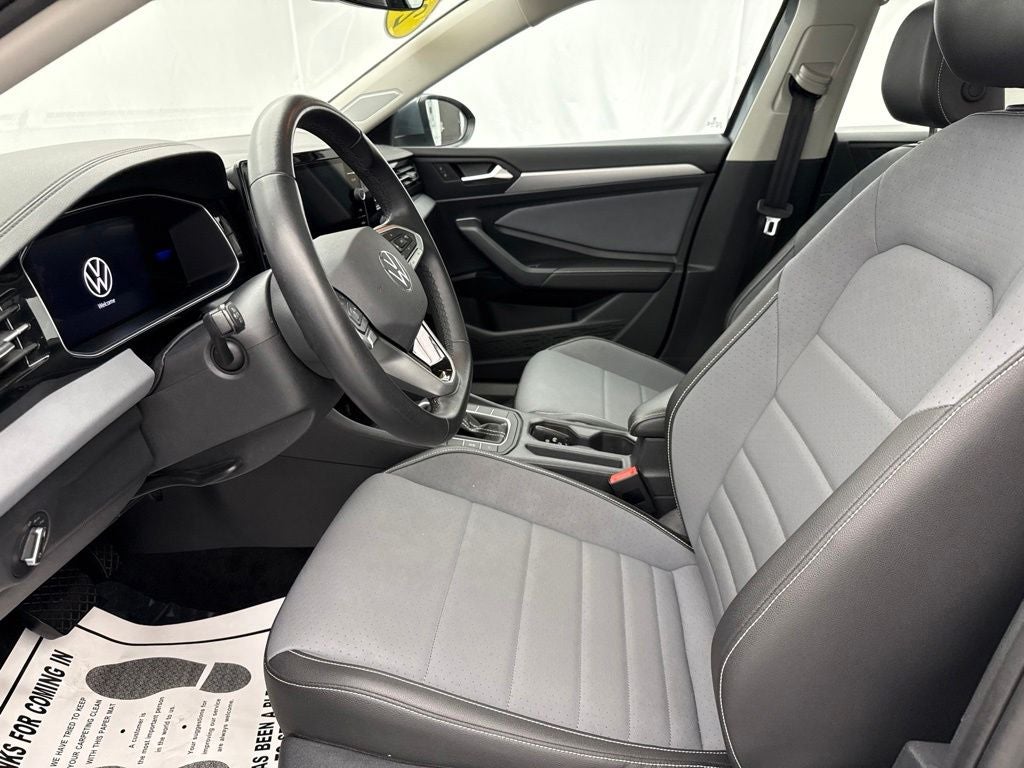 2025 Volkswagen Jetta 1.5T SE