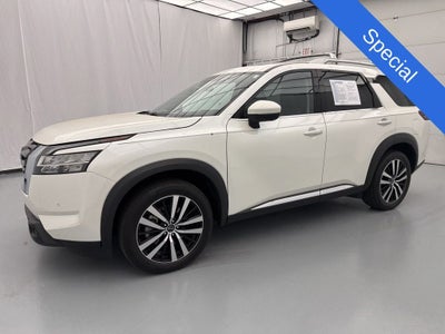 2023 Nissan Pathfinder Platinum