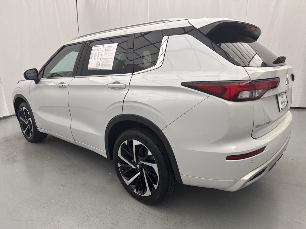 2023 Mitsubishi Outlander SEL