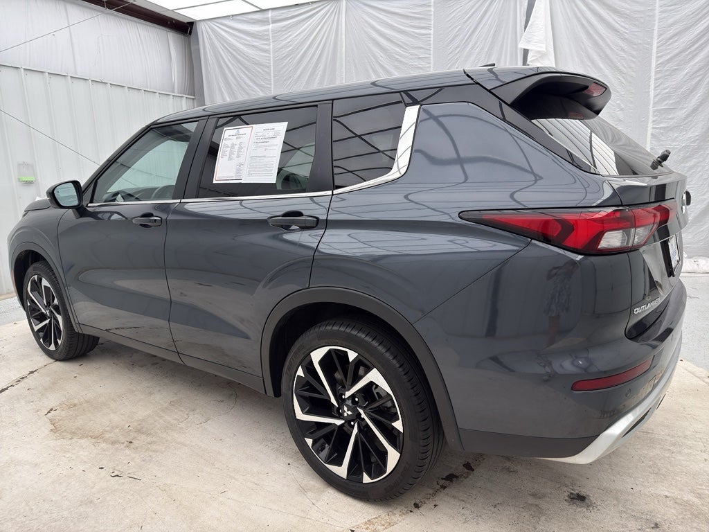 2024 Mitsubishi Outlander SE