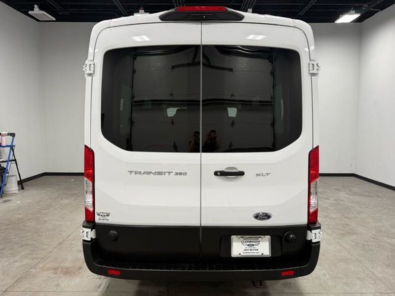 2024 Ford Transit Wagon XLT