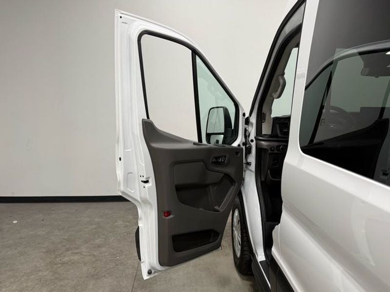 2024 Ford Transit Wagon XLT