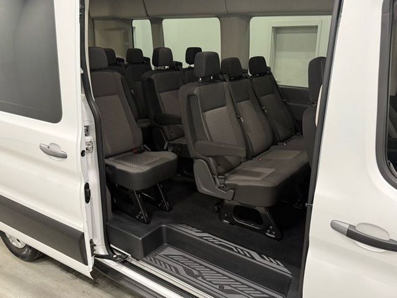 2024 Ford Transit Wagon XLT