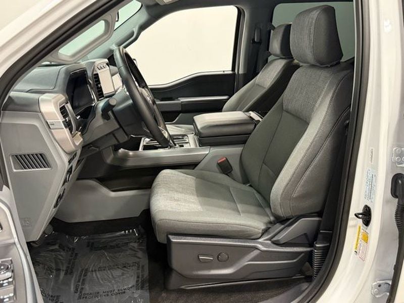 2023 Ford F-150 Lightning XLT