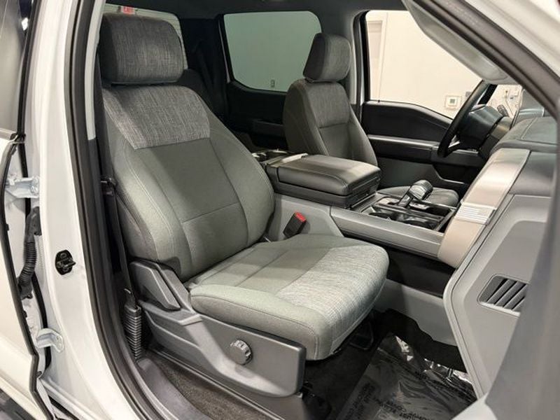 2023 Ford F-150 Lightning XLT