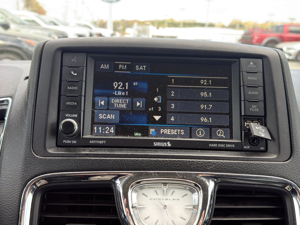 2015 Chrysler Town & Country Touring