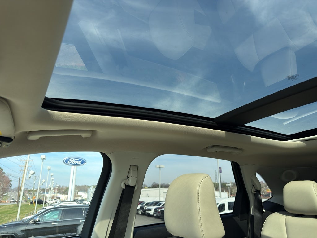 2022 Ford Edge Titanium