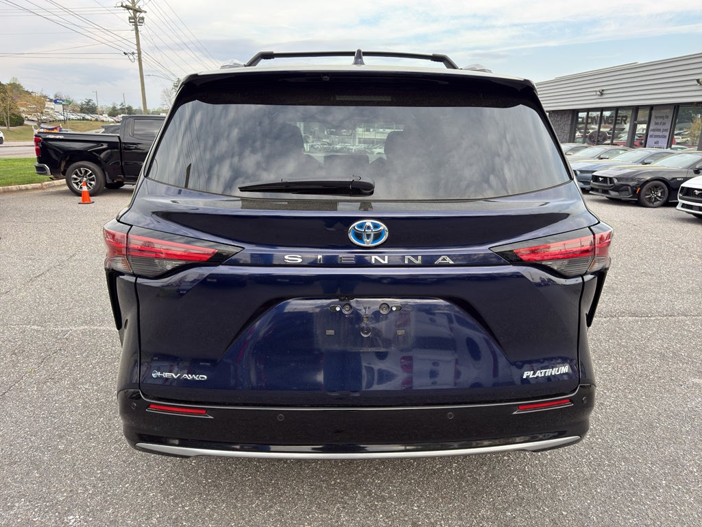 2025 Toyota Sienna Platinum
