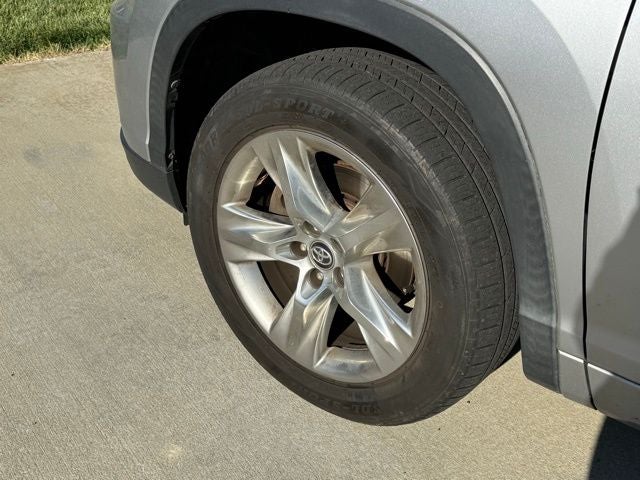 2016 Toyota Highlander Limited Platinum V6