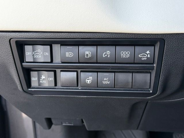 2023 Toyota Tundra Hybrid Capstone